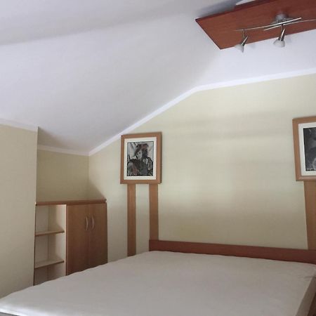 Villa Sara Guesthouse Sveti Stefan Szoba fotó