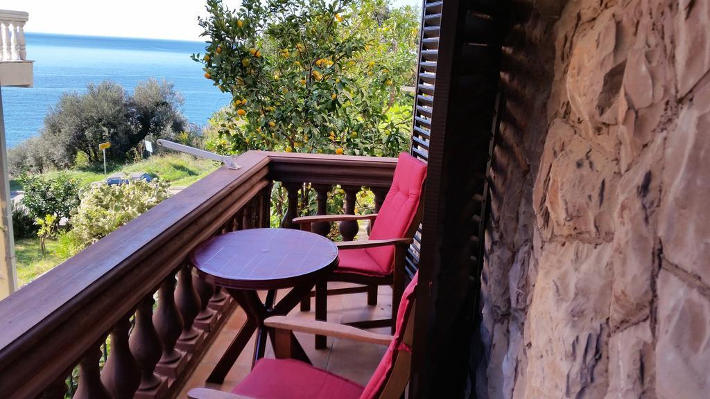 Villa Sara Guesthouse Sveti Stefan Szoba fotó