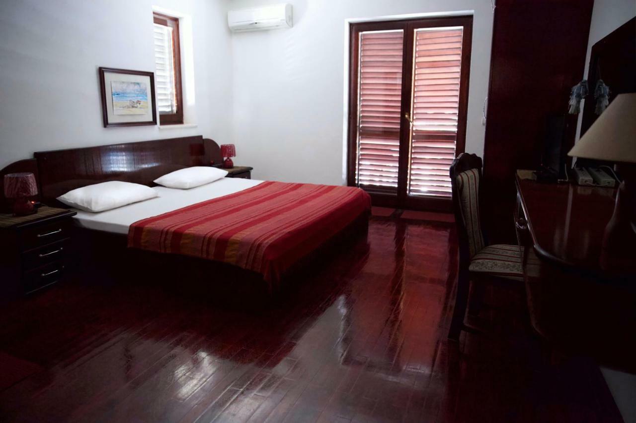 Villa Sara Guesthouse Sveti Stefan Kültér fotó